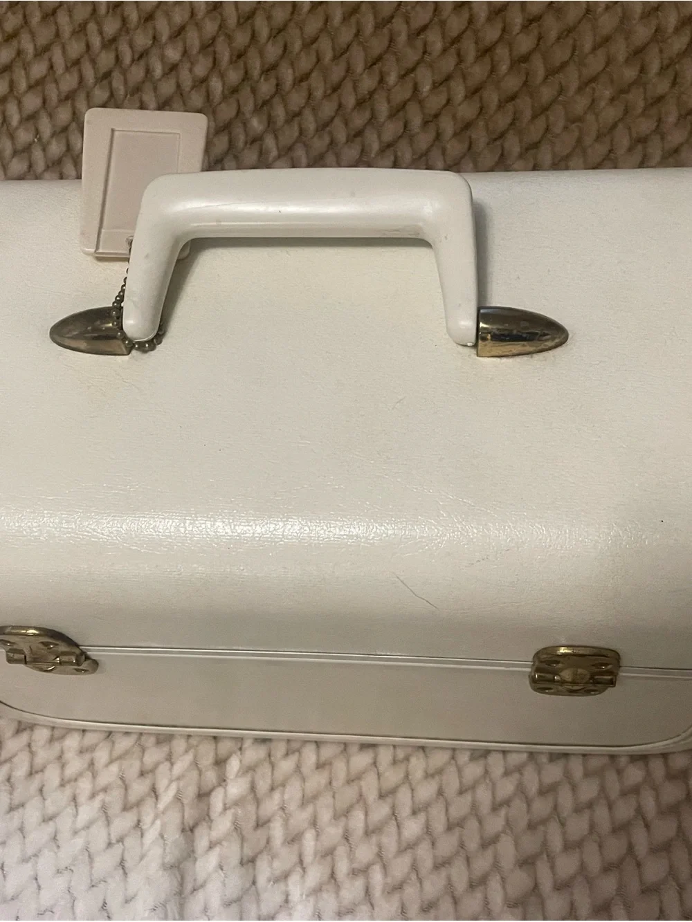 Taperlite Vintage Hard-Shell Train Case in Off-White